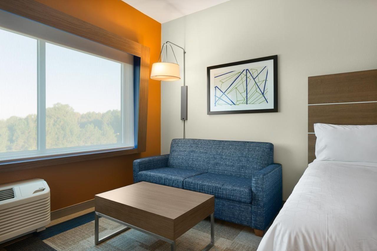 Holiday Inn Express & Suites - Fayetteville South By Ihg Εξωτερικό φωτογραφία