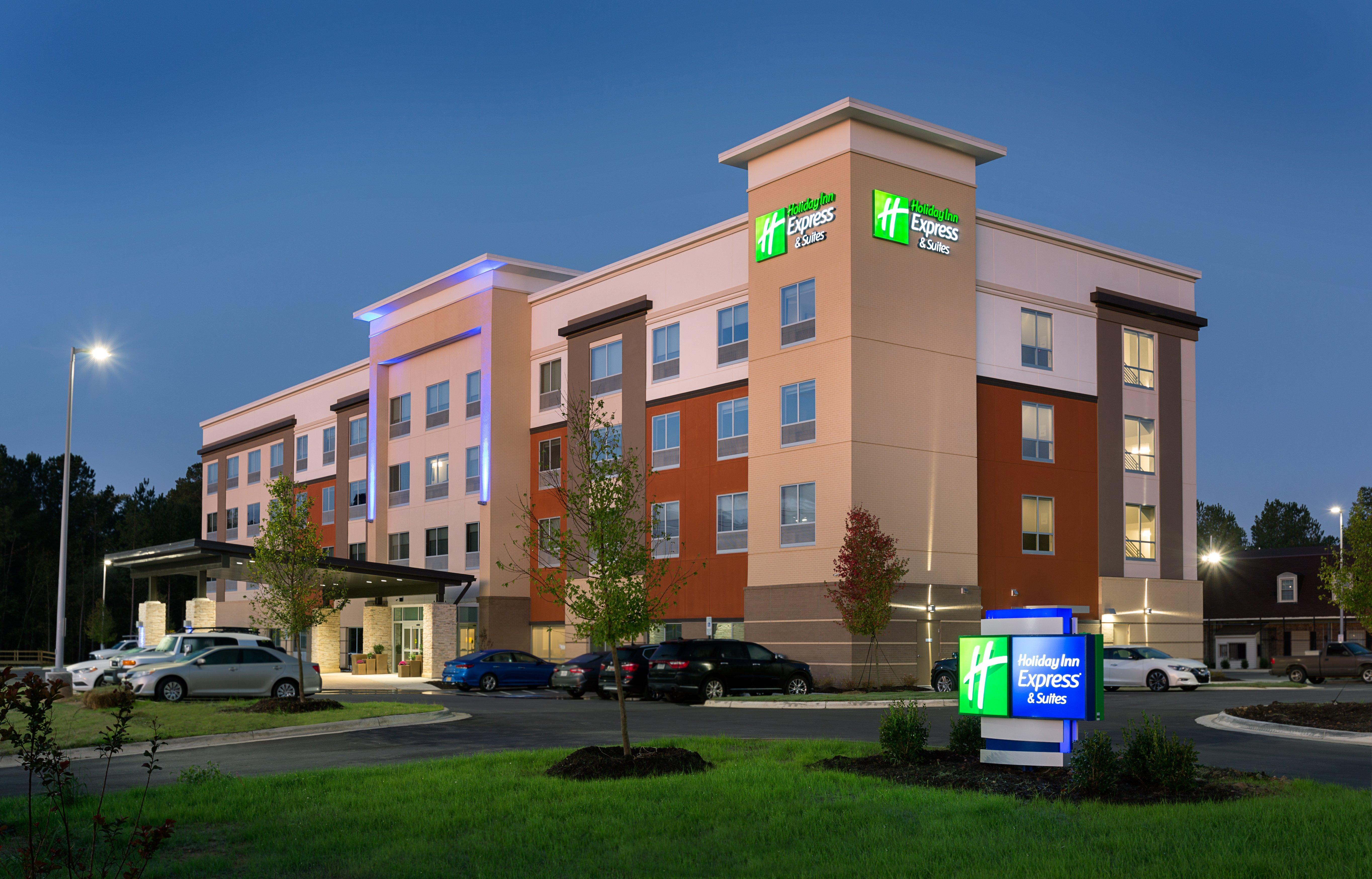 Holiday Inn Express & Suites - Fayetteville South By Ihg Εξωτερικό φωτογραφία