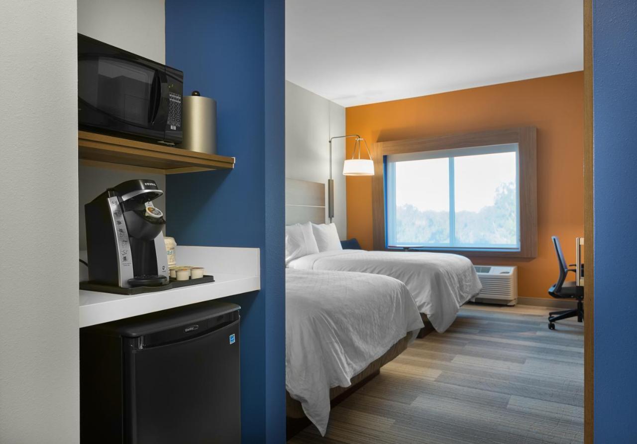 Holiday Inn Express & Suites - Fayetteville South By Ihg Εξωτερικό φωτογραφία