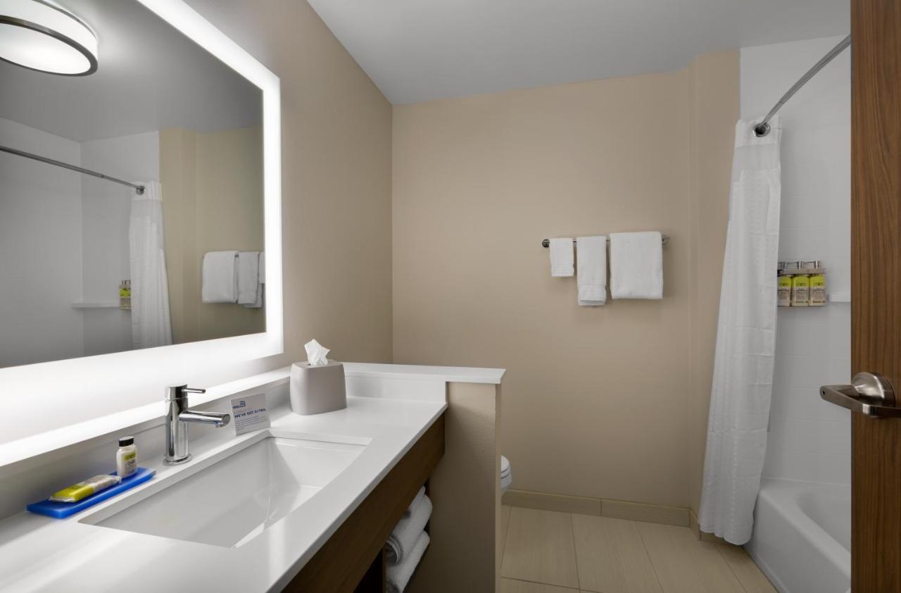 Holiday Inn Express & Suites - Fayetteville South By Ihg Εξωτερικό φωτογραφία
